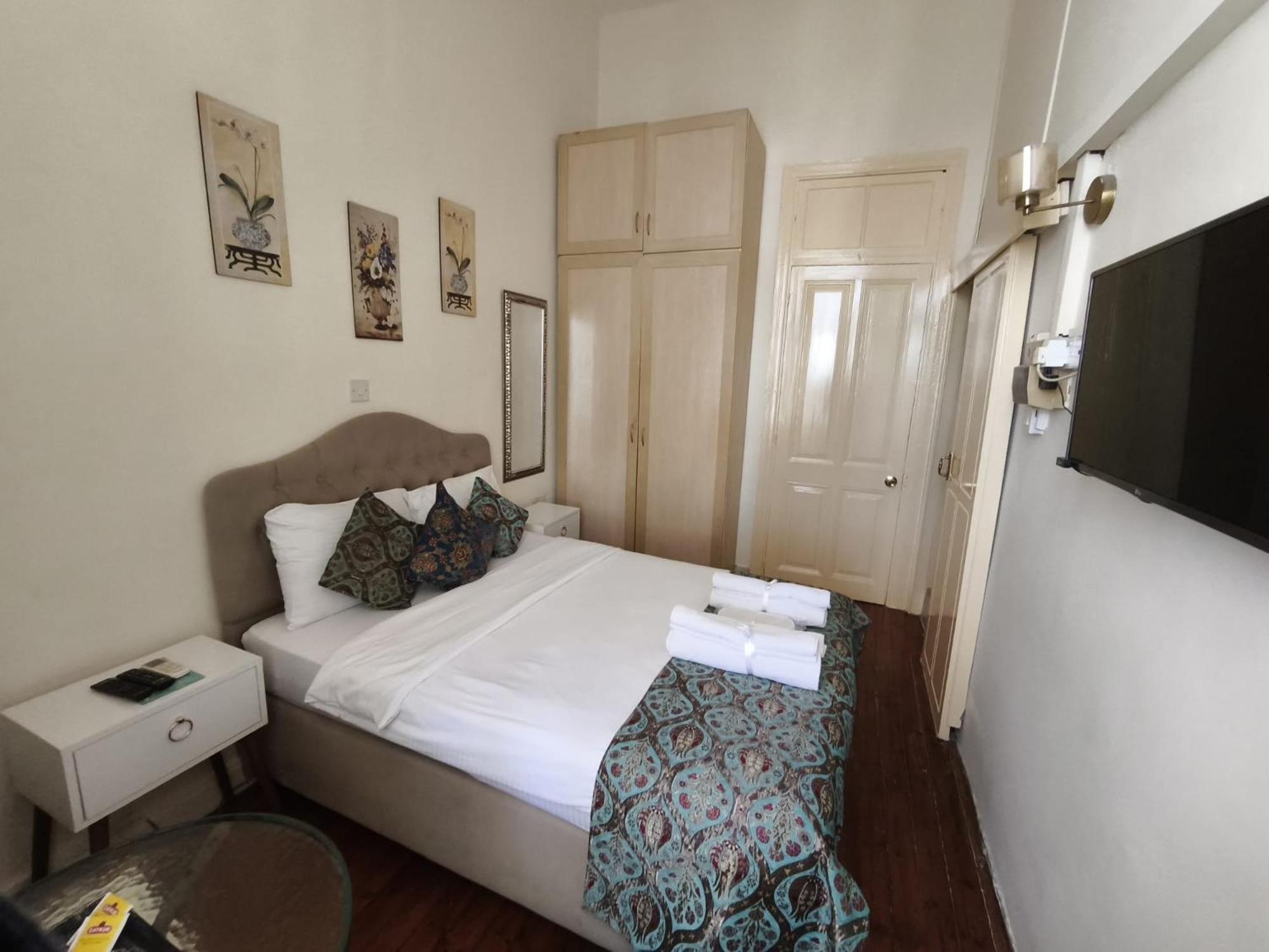 Deniz Konak Boutique Hotel Кирения Номер фото